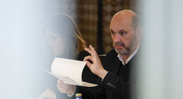 Rafael Louzán confirma que el Caso Olmo no está finiquitado: la RFEF “está valorando” recurrir la cautelar