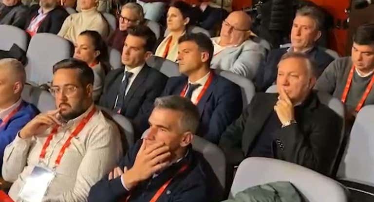 Tres de los árbitros asambleístas en la RFEF: Huerta de Aza, Quintero González, Gil Manzano, con su presidente Luis Medina Cantalejo.