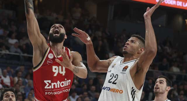 La polémica por el arbitraje del Real Madrid – Olympiacos salta del vestuario a las redes con un «cállate y sé honesto» de Edy Tavares