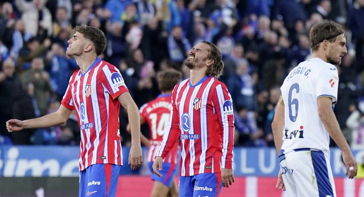 Antoine Griezmann se lamenta del penalti fallado.