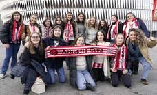 Bilbao se vuelca con el femenino: colas con el partido iniciado y casi 18.000 personas para soñar con la sorpresa