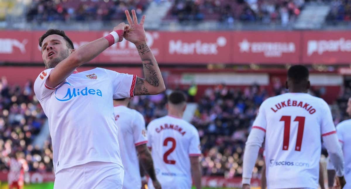 Saúl celebra su gol en Montilivi./EFE