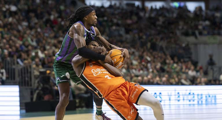 Unicaja y Valencia lucharon por el primer puesto de la Liga Endesa.