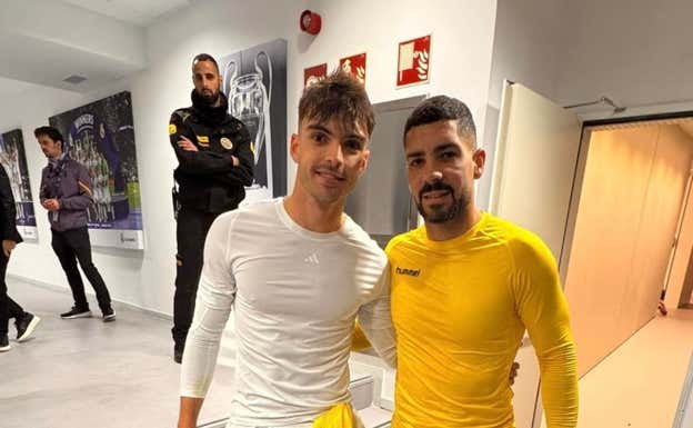 Raúl Asencio y Álex Suárez intercambian camisetas tras el 4-1  RELEVO