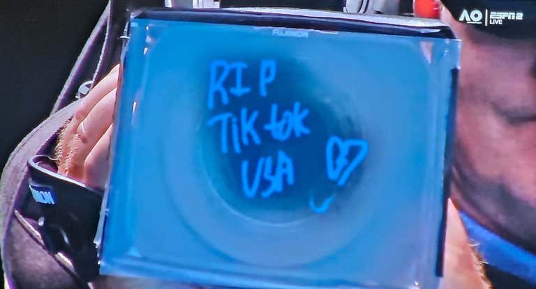 Gauff dejó un corazón roto por TIkTok en la cámara del Open de Australia.