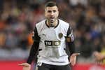 El ejemplo silencioso de José Gayà «que contagia al resto»: forzó para jugar y se fue el último de Mestalla tras secar a Kubo