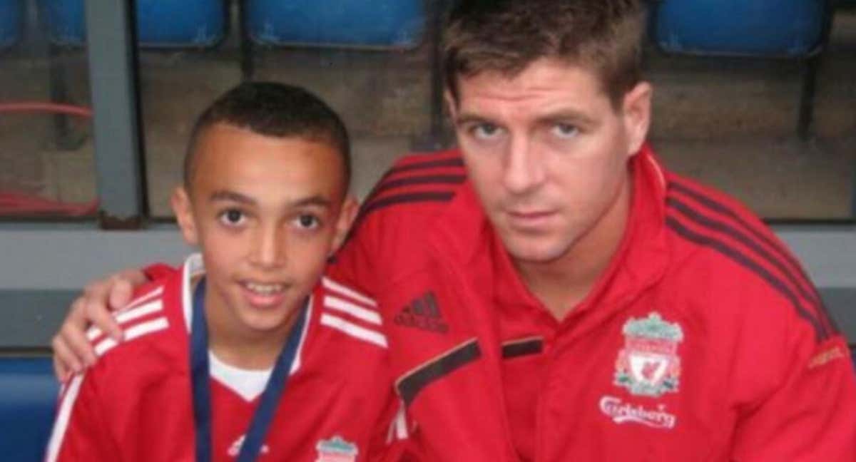 Steven Gerrard fue uno de los referentes de Trent Alexander-Arnold./