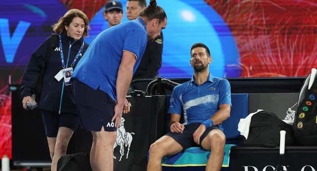 Carlos Alcaraz y John McEnroe siembran la duda con la lesión Novak Djokovic: ‘No quiero entrar en detalles’