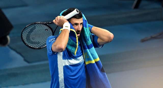 Roger Federer y el origen del runrún con las lesiones de Novak Djokovic: “Tiene gripe aviar, ántrax, SARS…”