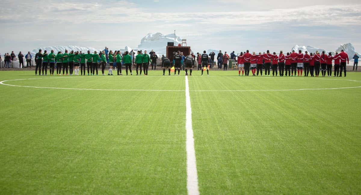 Partido de fútbol en Groenlandia. /Twitter KAK Greenland Football Association