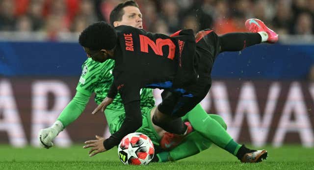 La terapia de Szczesny antes del desliz con premio de Lisboa en un taller de cerámica de Barcelona: «Llamaba la atención, tan alto en una silla tan pequeña»