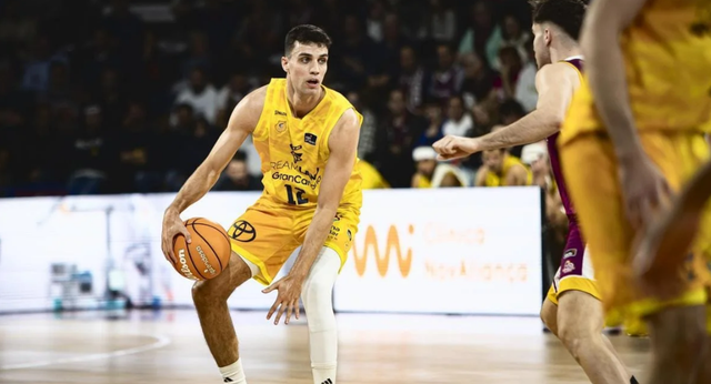 Se confirma el cruel drama de Carlos Alocén, que se vuelve a romper el ligamento cruzado