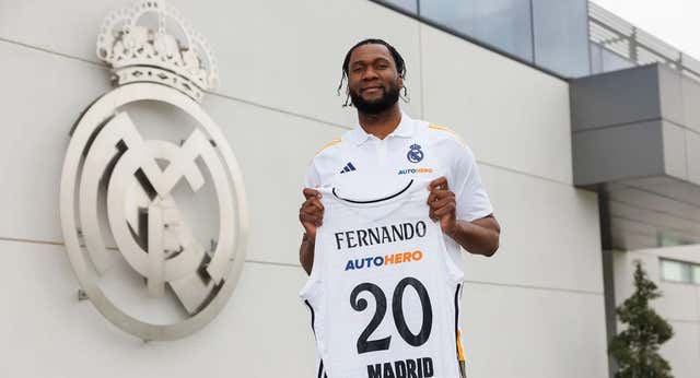 El Real Madrid confirma dos años de Bruno Fernando y este sorprende con el dorsal de un mítico: «Estoy emocionado de estar aquí»