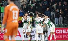 ¡El Elche de Eder Sarabia se pone líder provisional de Segunda!