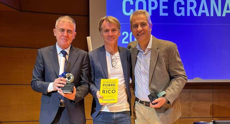 Rafita, en el medio, junto a Lucas Alcaraz y Manolo Lama.