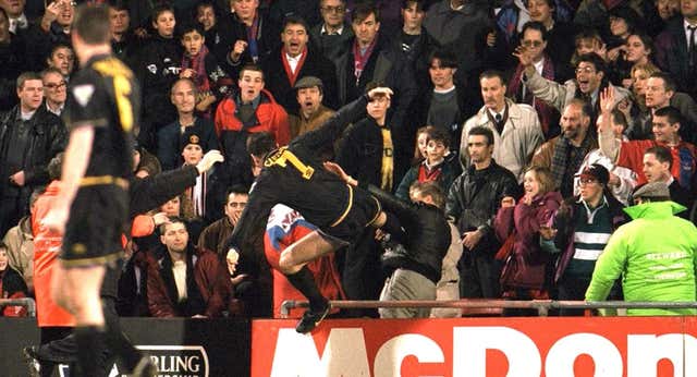 30 años de la patada voladora de Cantona a un aficionado del Crystal Palace: “Fue uno de mis momentos favoritos”