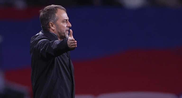 Hansi Flick ante el Valencia.