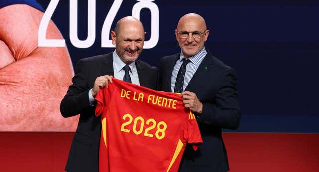 De la Fuente vuelve al ruedo 55 días después, sin Navidad en Haro, gracias a la familia Guillén y con 3,5M€ de premio más bonus