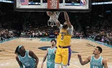 Un monstruoso Anthony Davis lanza a LeBron James mientras pide compañía en la pintura de unos Lakers al alza