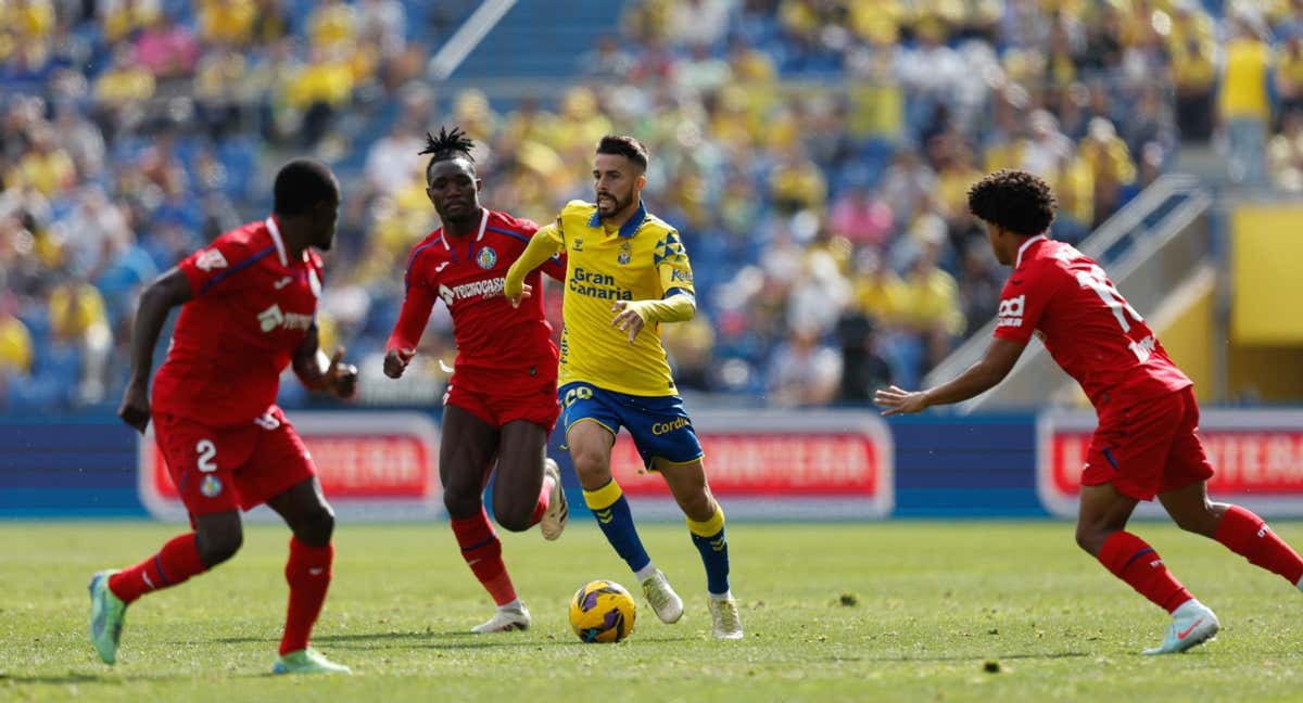 Kirian Rodríguez conduce el balón en un partido reciente ante el Getafe. /UD LAS PALMAS