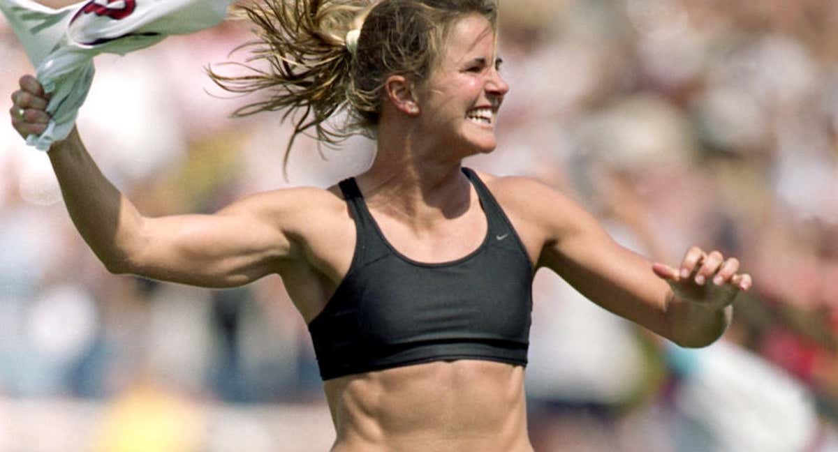 Brandi Chastain y su mítica celebración. /Getty