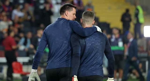 Detrás de la titularidad de Szczesny hay una estrategia que favorece a Iñaki Peña