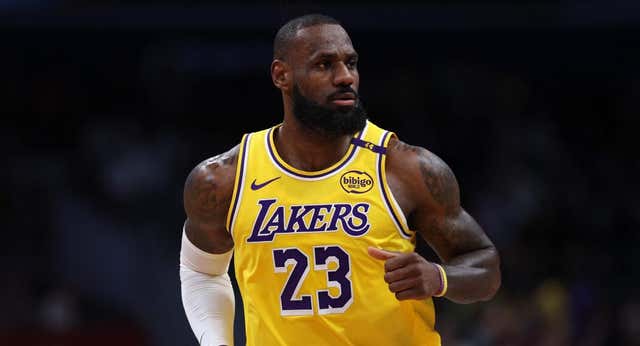 Los Cavs siguen su camino silencioso mientras LeBron y Edwards afinan efectividad