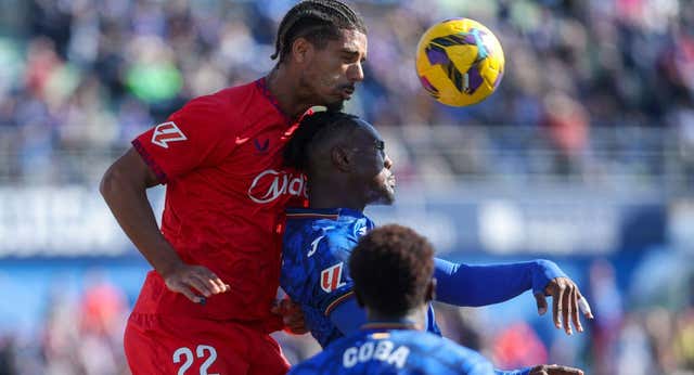 Getafe y Sevilla se contentan con un punto que les aleja del descenso