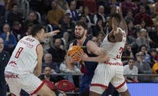 El BAXI Manresa da un clínic de baloncesto ante el Barça en el Palau