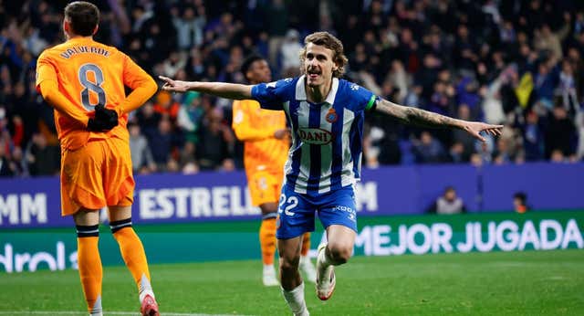 Carlos Romero, el ‘descarte’ del Valencia que no es «árbitro», pero que quería ser torero: la intrahistoria del controvertido goleador ante el Real Madrid