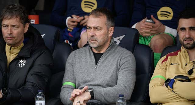 Flick ‘recomienda’ a De Jong mirarse en el espejo de Szczesny: «Ha recuperado la confianza»