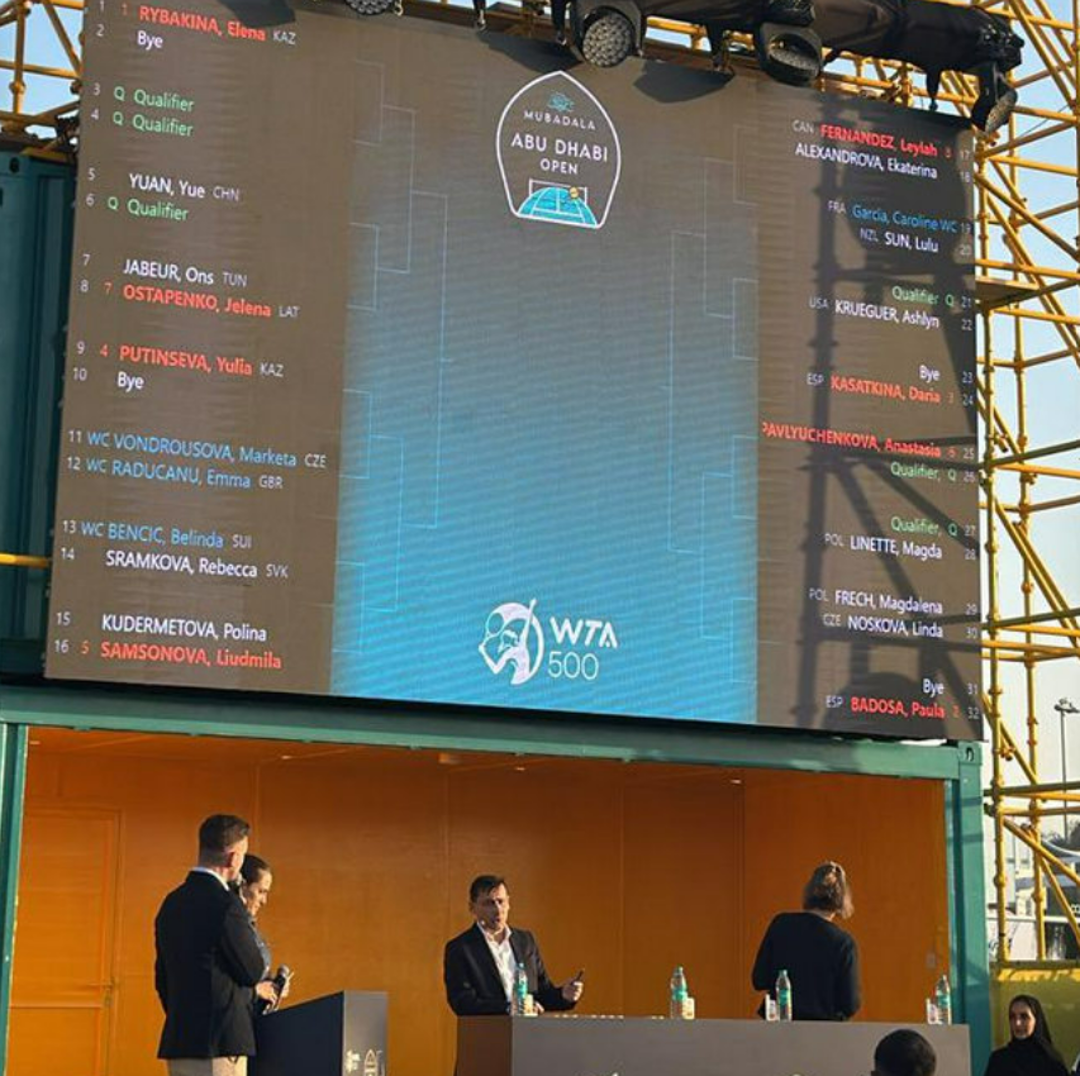 El error, durante el sorteo del Abu Dhabi Open.