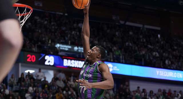 Un Unicaja en modo rodillo se reivindica ante el Baskonia