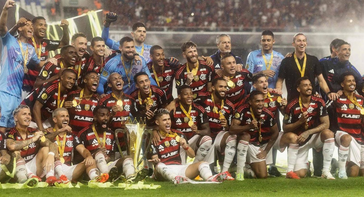 Los futbolistas del Flamengo celebran el título.