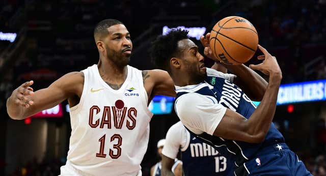 Dallas Mavericks ‘celebra’ el traspaso de Doncic perdiendo de 43 contra los Cavs