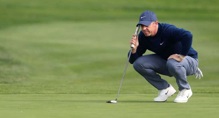 Rory McIlroy durante la cuarta jornada de Pebble Beach.