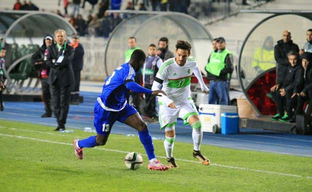 Liassine Cadamuro cumplió el sueño de jugar con Argelia.  EFE