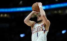 Ni Charles Barkley, ni Steve Nash, ni Kevin Johnson... el 'killer' Devin Booker se convierte en la mayor leyenda de los Suns