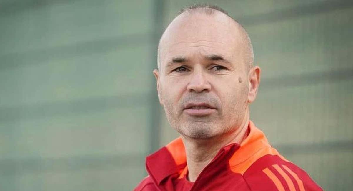 Andrés Iniesta ya ha comenzado con su formación como entrenador. /GETTY