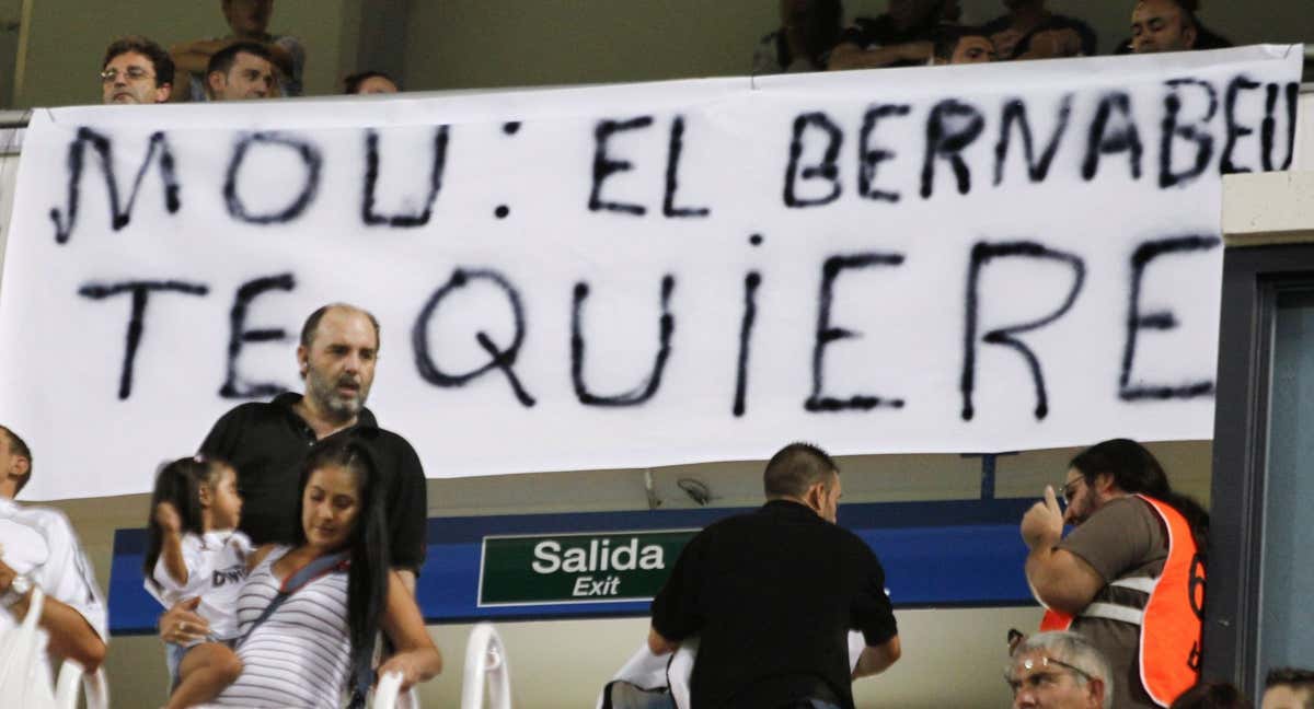 Una pancarta del Bernabéu en tiempos de Mourinho. /ARCHIVO