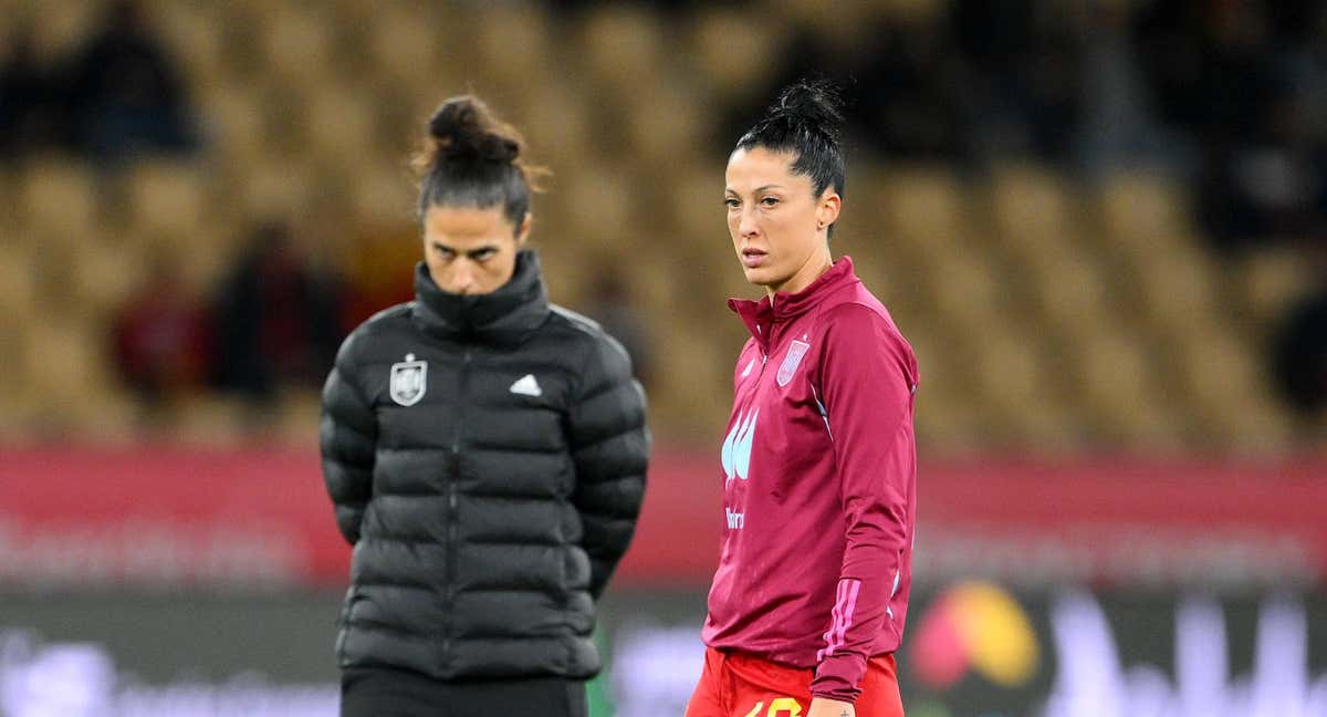 Montse Tomé y Jenni Hermoso, durante un entrenamiento con la Selección española.