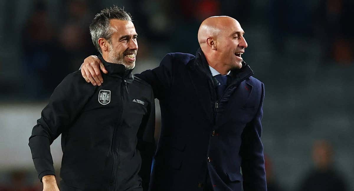 Luis Rubiales y Jorge Vilda durante la celebración del Mundial de Australia y Nueva Zelanda.