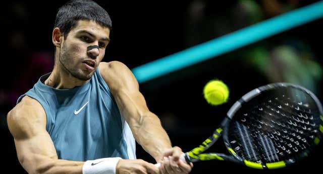 Carlos Alcaraz arrasa a Vavassori y ya está en cuartos de Rotterdam