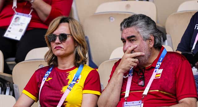 El Gobierno culmina con la absolución de Louzán un año y medio de «ridículos» con la RFEF
