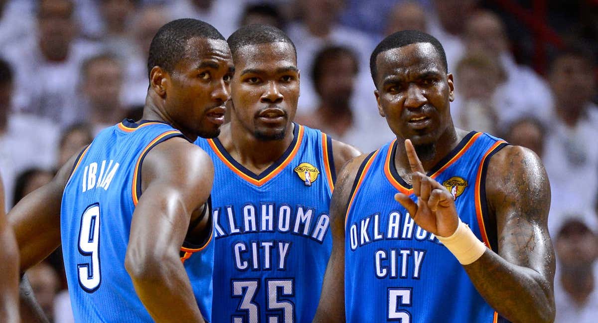 Serge Ibaka, Kendrick Perkins y Kevin Durant, durante su etapa en Oklahoma. /GETTY