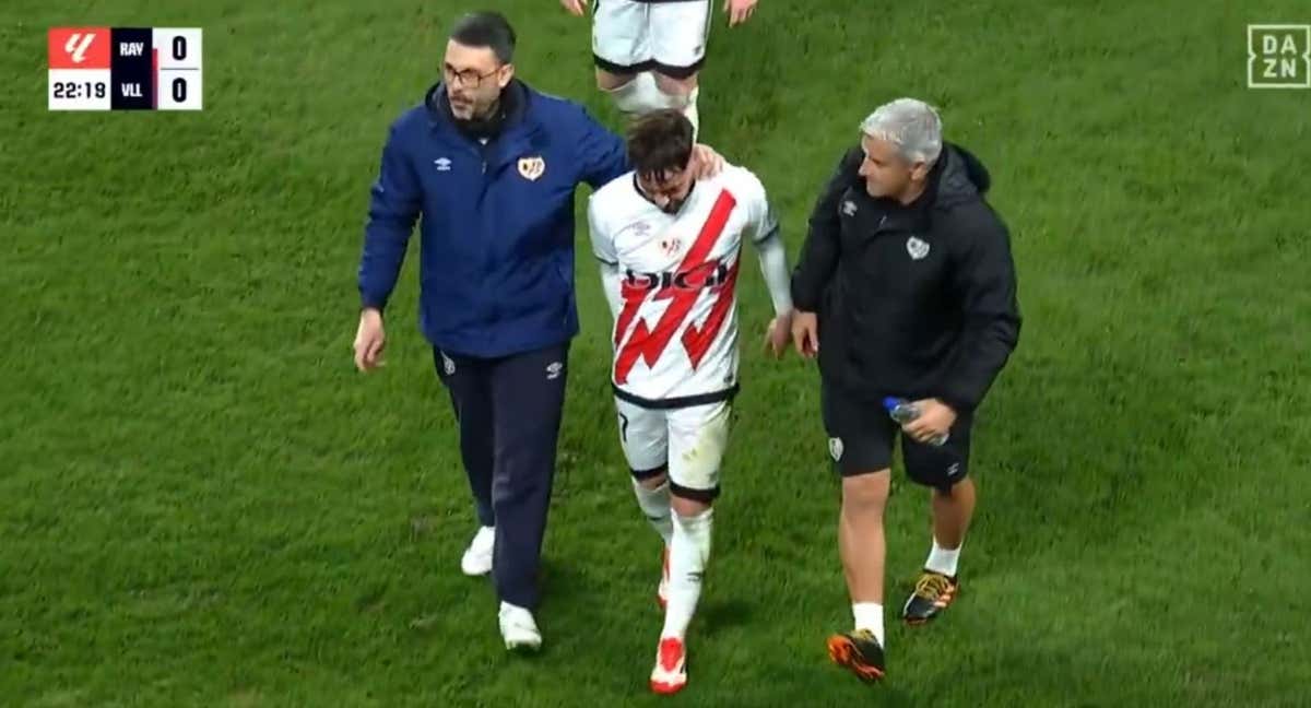 Unai López, en el momento de retirarse del campo./ CAPTURA 'DAZN'