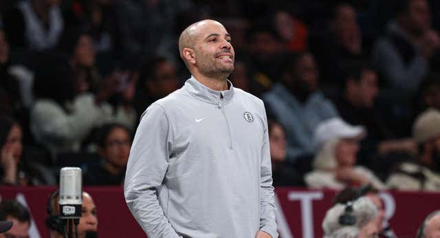 Jordi Fernández se sale del plan establecido y se aleja de Cooper Flagg, el premio gordo del draft, a base de victorias