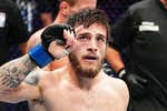Aleksandre Topuria calca el debut de Ilia en UFC: sólido triunfo a los puntos