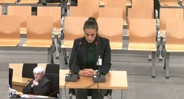 Montse Tomé clava la mirada en el suelo y sólo se encara cuando cuestionan su decisión sobre Jenni Hermoso: «No fue un castigo, ningún castigo»