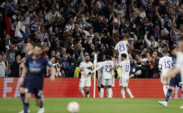 El Real Madrid celebra la eliminación del City, en 2022.